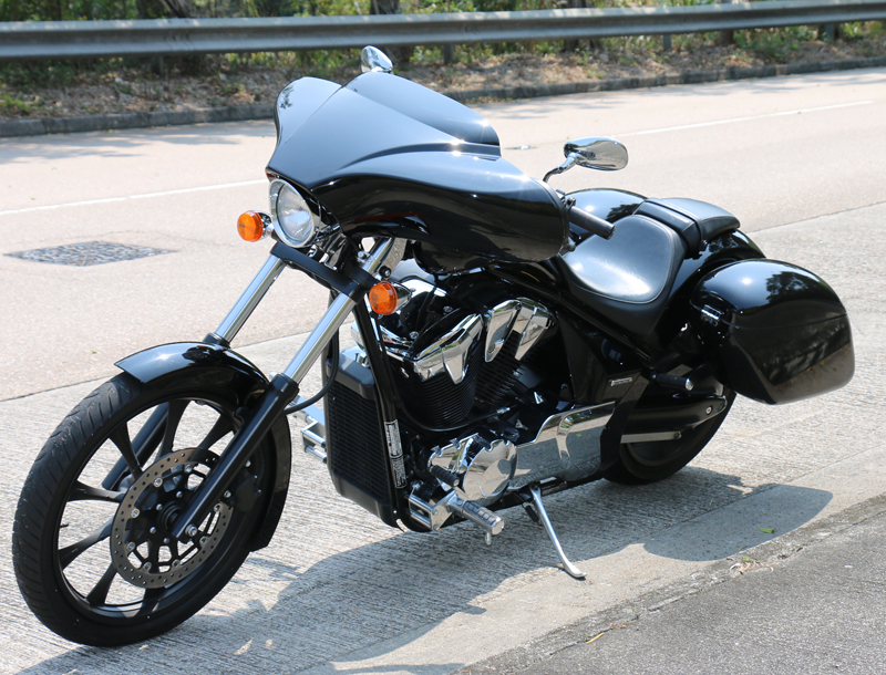 Tsukayu Fairing, Hard Saddlebags and Touring Trunk
